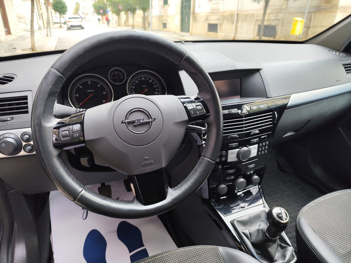 Opel Astra 1.7 CDTI 110CV 5 porte Cosmo (20)