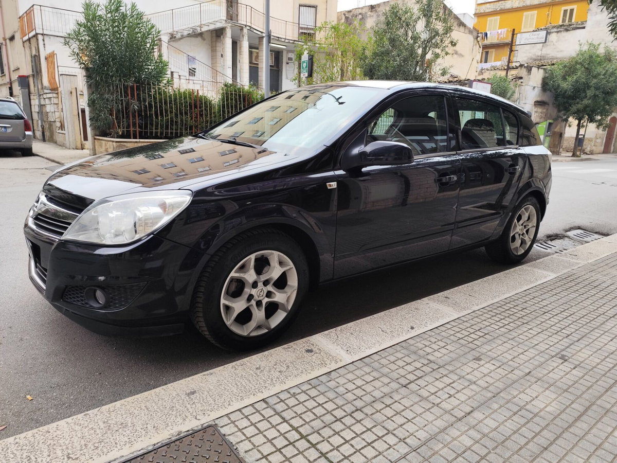 Opel Astra 1.7 CDTI 110CV 5 porte Cosmo (4)