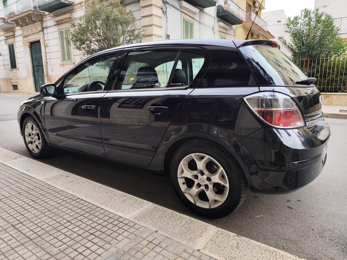 Opel Astra 1.7 CDTI 110CV 5 porte Cosmo (7)