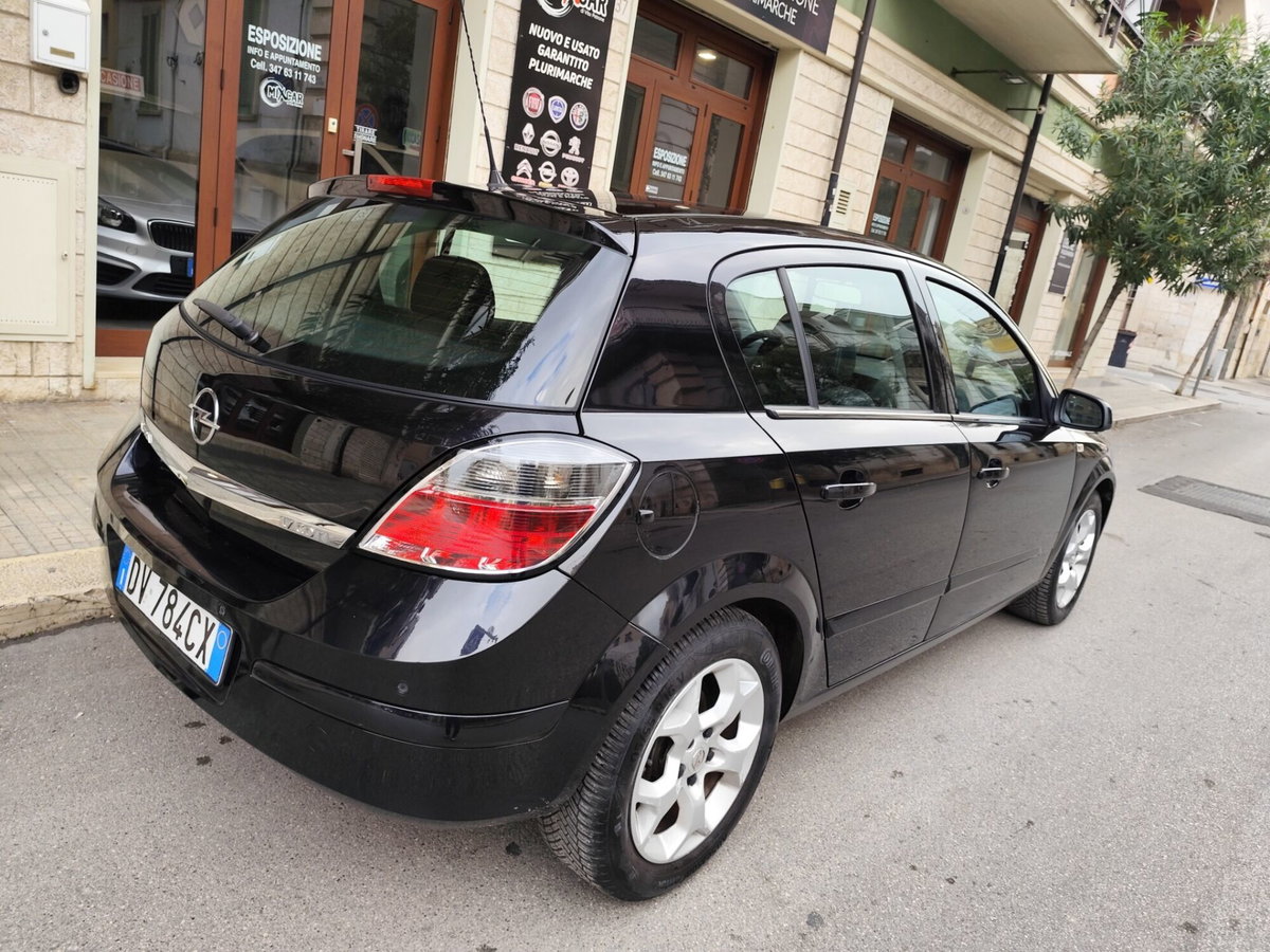 Opel Astra 1.7 CDTI 110CV 5 porte Cosmo (9)