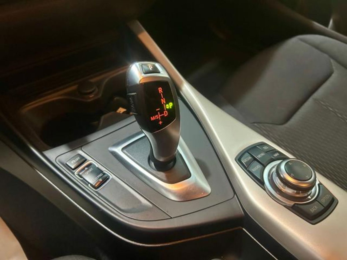 BMW Serie 1 116d 2.0 116CV cat 5 porte Attiva DPF (16)