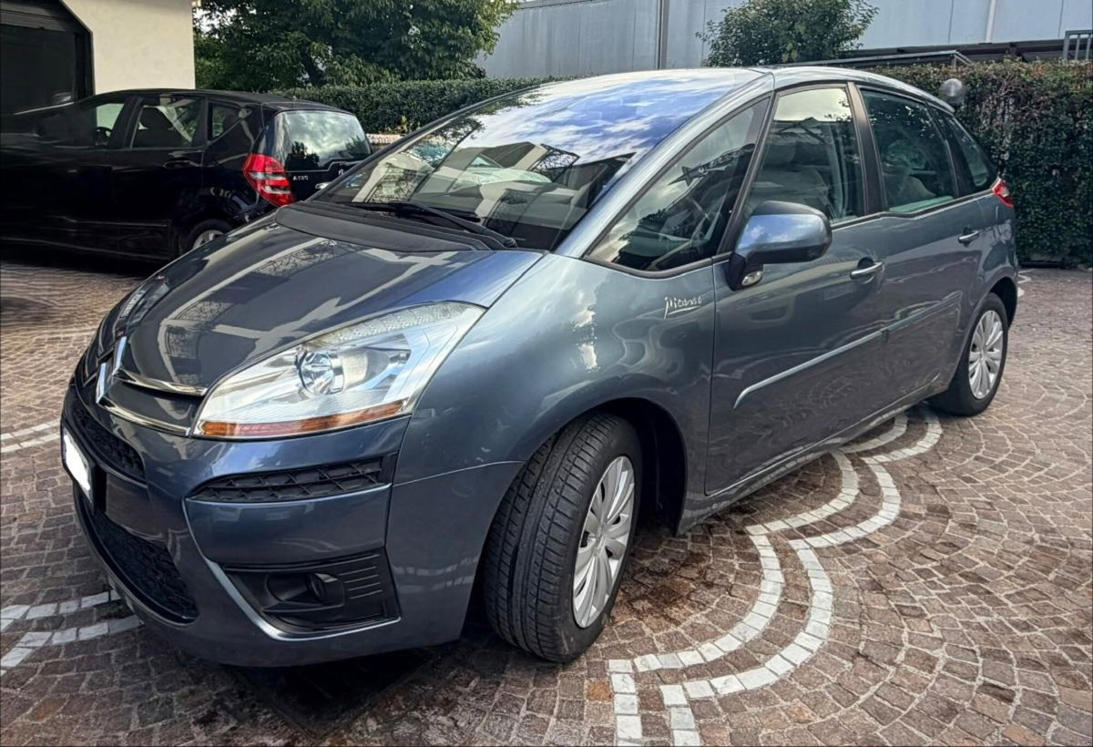 Citroen C4 Picasso 1.6 HDi 110 FAP Elegance (2)