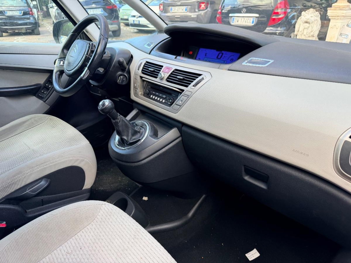 Citroen C4 Picasso 1.6 HDi 110 FAP Elegance (3)