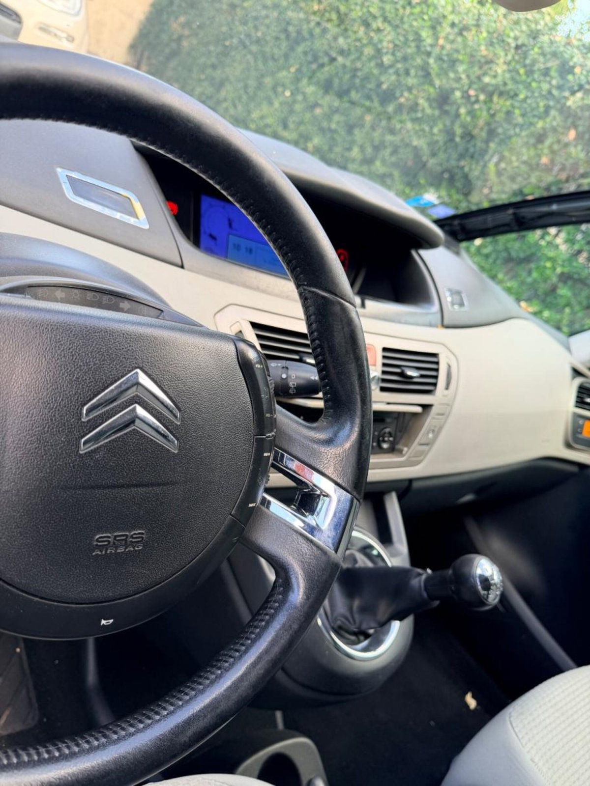 Citroen C4 Picasso 1.6 HDi 110 FAP Elegance (4)