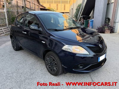 Lancia Ypsilon 1.0 FireFly 5 porte S&S Hybrid Ecochic Gold usata