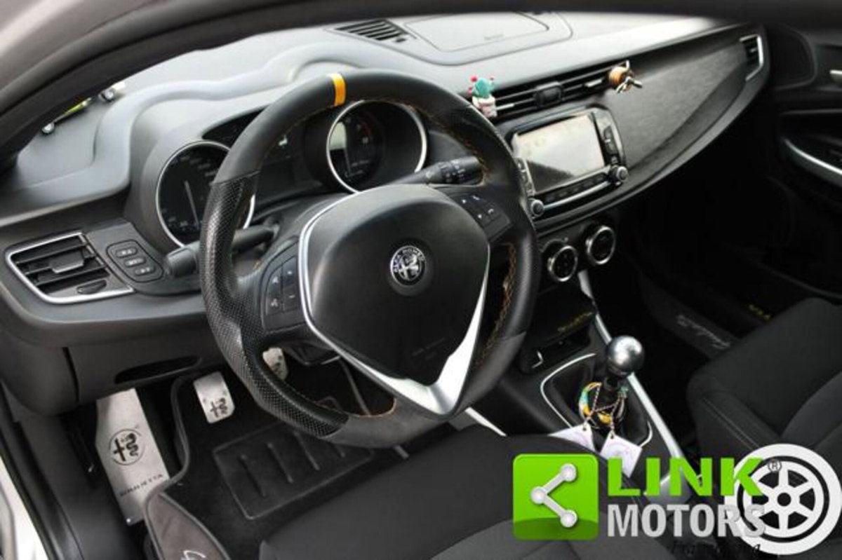 Alfa Romeo Giulietta 1.4 Turbo Distinctive 120cv (9)