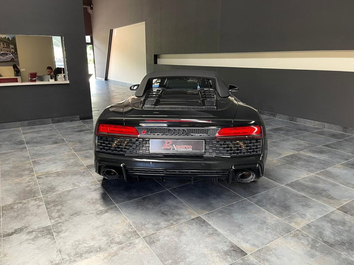 Audi R8 Cabrio Spyder V10 RWD S tronic (17)
