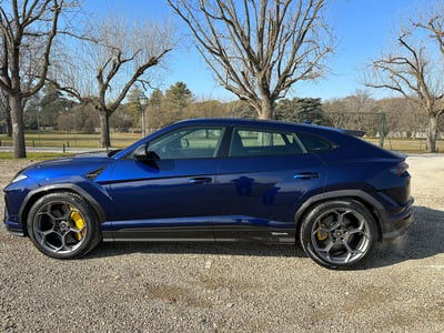 Lamborghini Urus 4.0 V8 Performante auto