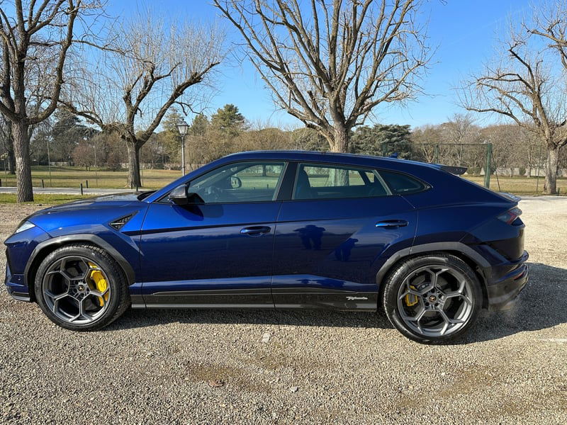 Lamborghini Urus 4.0 V8 Performante auto