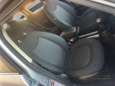 MINI Mini Countryman 1.6 Cooper D Countryman (18)