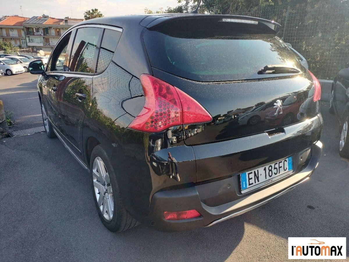 Peugeot 3008 HYbrid4 (3)