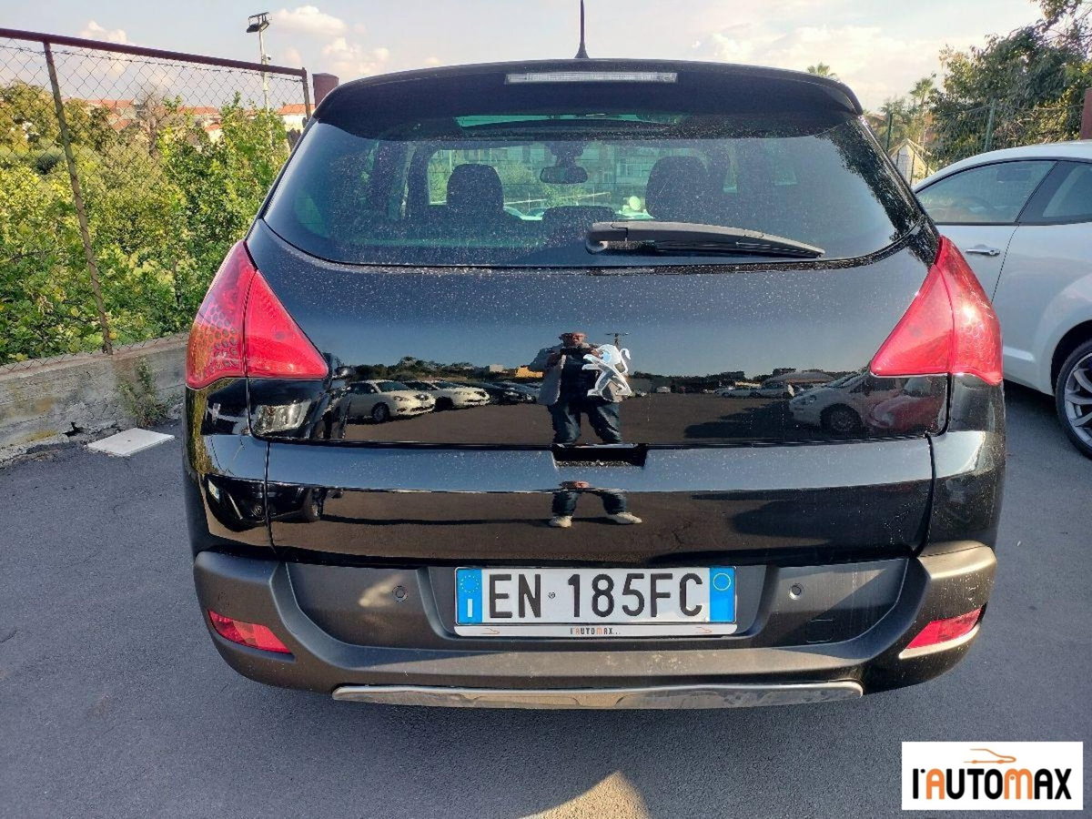 Peugeot 3008 HYbrid4 (5)