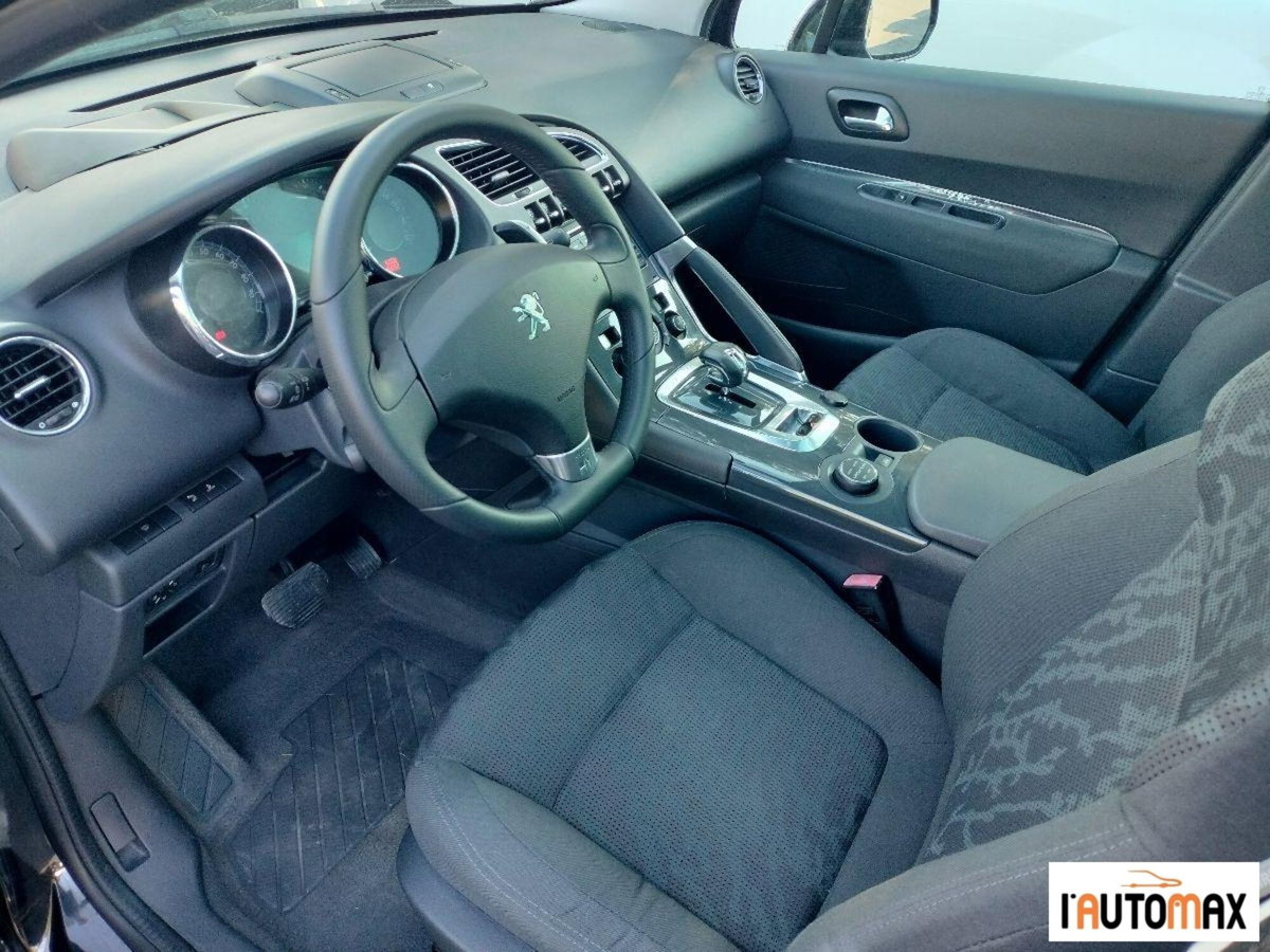 Peugeot 3008 HYbrid4 (7)
