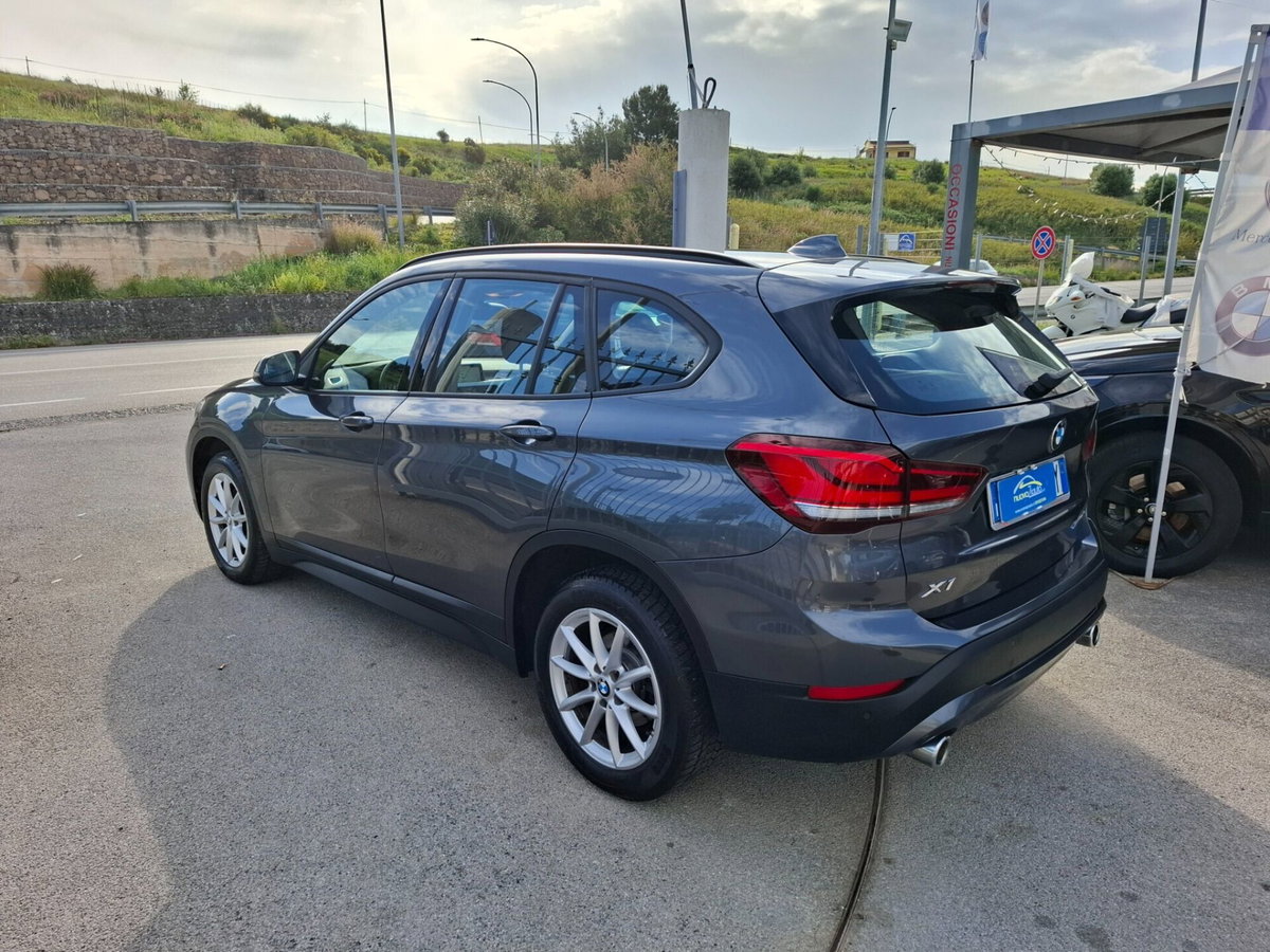 BMW X1 xDrive18d Business Advantage (5)