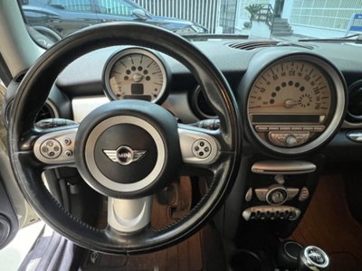 MINI Mini 1.6 16V Cooper D (10)