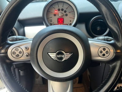 MINI Mini 1.6 16V Cooper D (11)