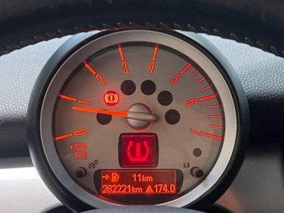 MINI Mini 1.6 16V Cooper D (12)
