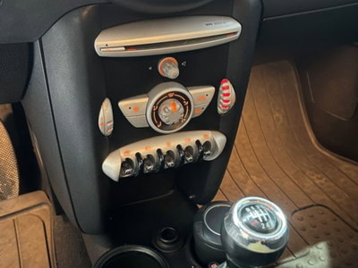 MINI Mini 1.6 16V Cooper D (14)