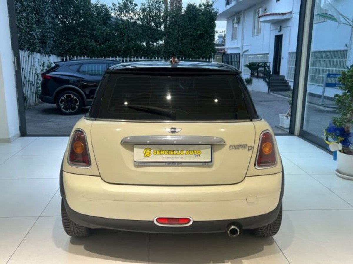 MINI Mini 1.6 16V Cooper D (5)