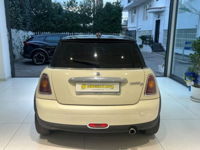 MINI Mini 1.6 16V Cooper D (5)