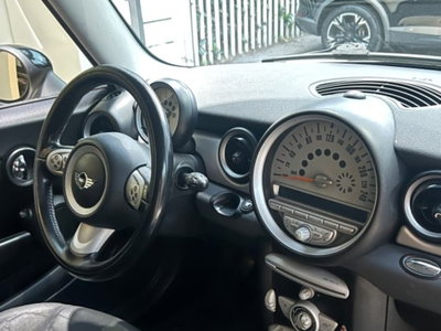 MINI Mini 1.6 16V Cooper D (7)