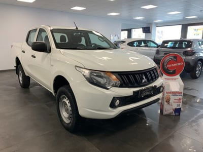 Mitsubishi L200 2.4 DI-D/154CV 2WD Double Cab Invite usato