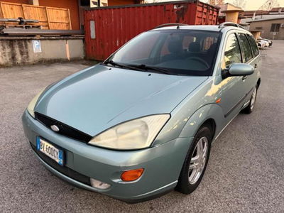 Ford Focus Station Wagon 1.6i 16V cat SW Ghia usata