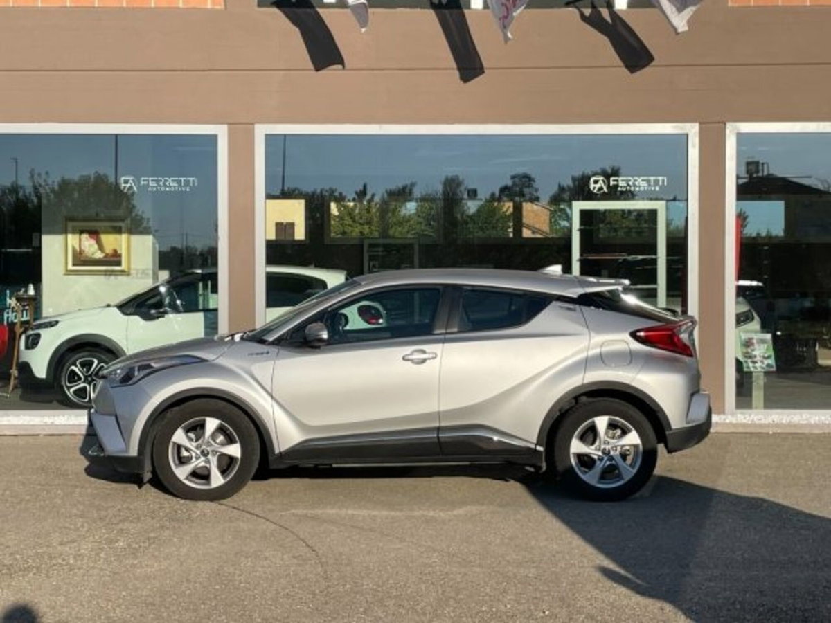 Toyota Toyota C-HR 1.8 Hybrid E-CVT Active (2)