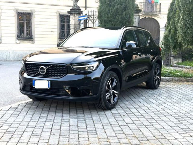 Volvo XC40 B4 AWD automatico Plus Dark