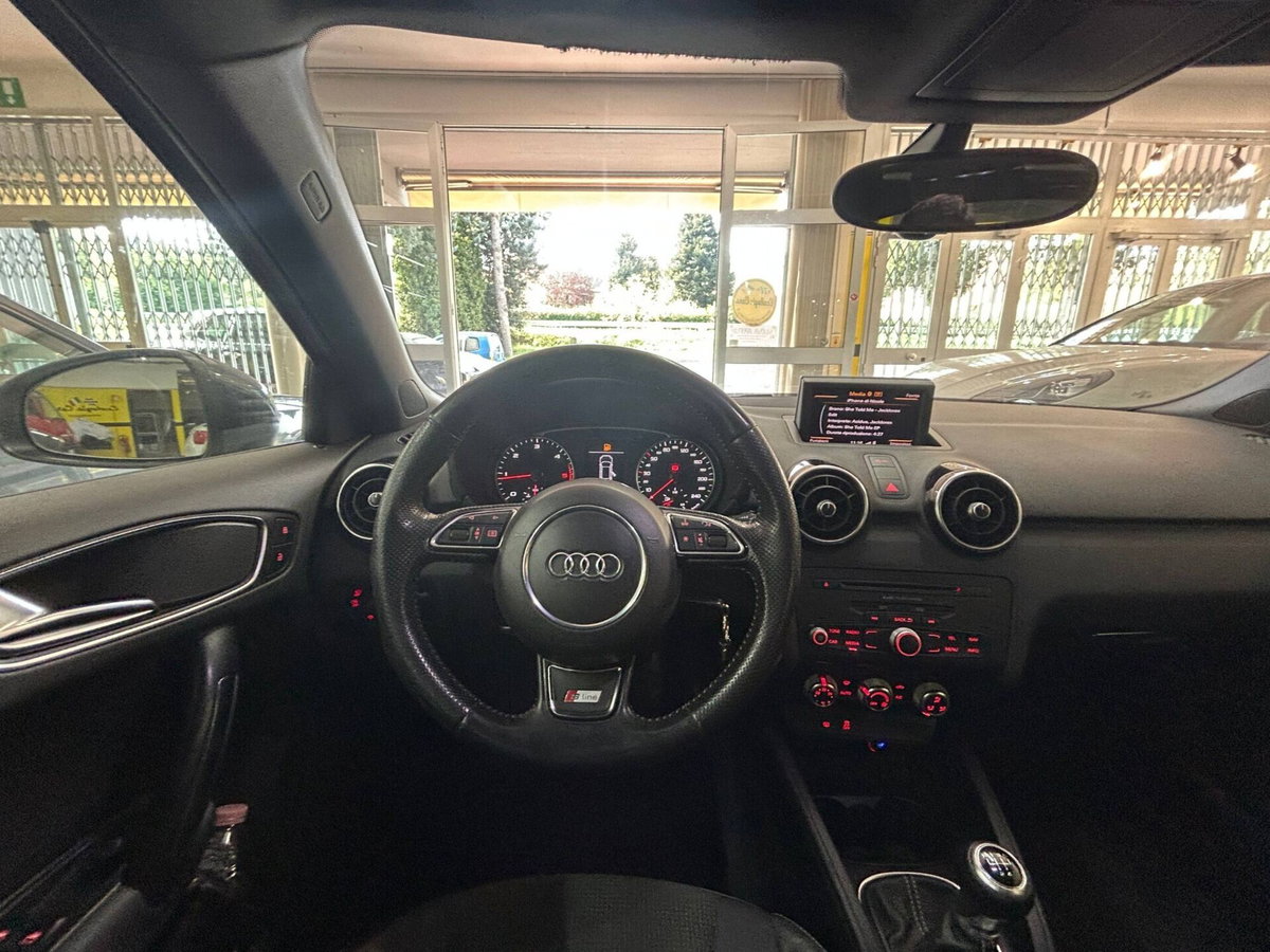 Audi A1 1.6 TDI 105 CV S line edition plus (14)