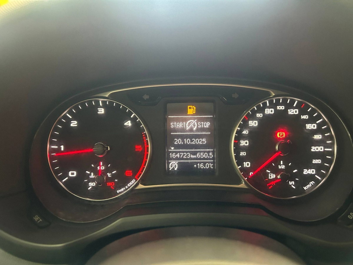 Audi A1 1.6 TDI 105 CV S line edition plus (15)