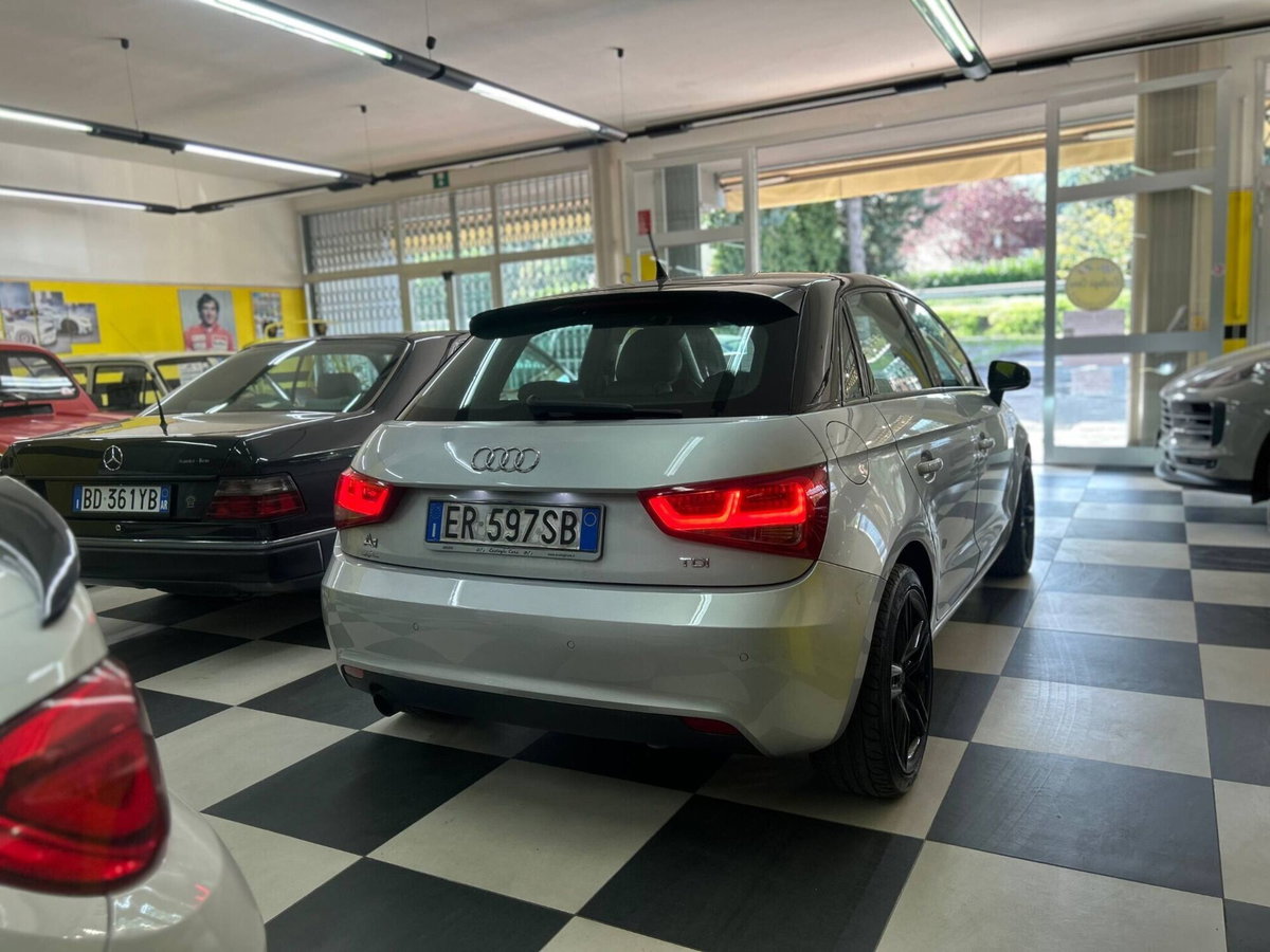 Audi A1 1.6 TDI 105 CV S line edition plus (4)