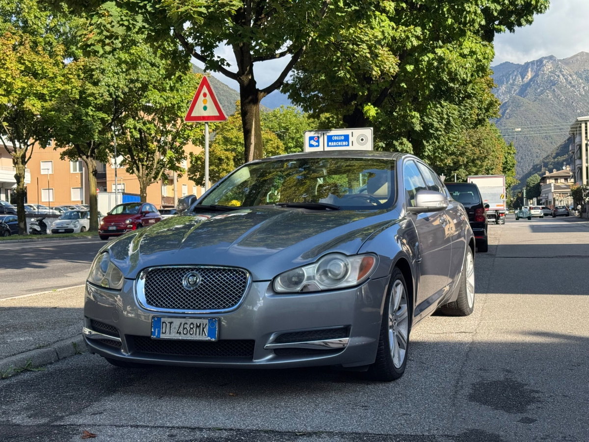 Jaguar XF 2.7D V6 Premium Luxury (3)