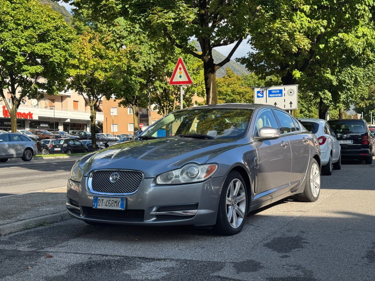 Jaguar XF 2.7D V6 Premium Luxury (4)