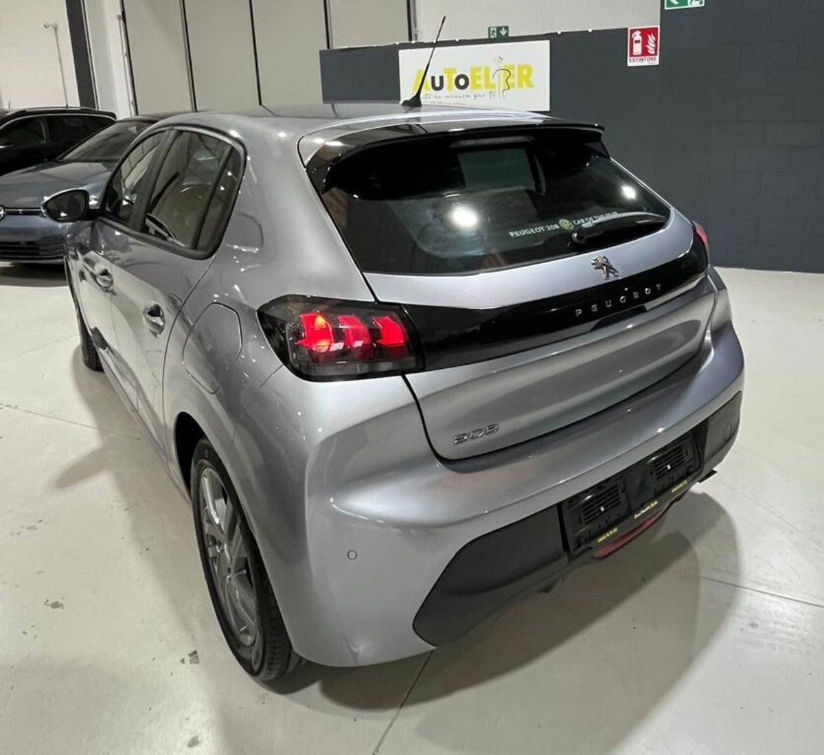 Peugeot 208 PureTech 75 Stop&Start 5 porte Active Pack (10)