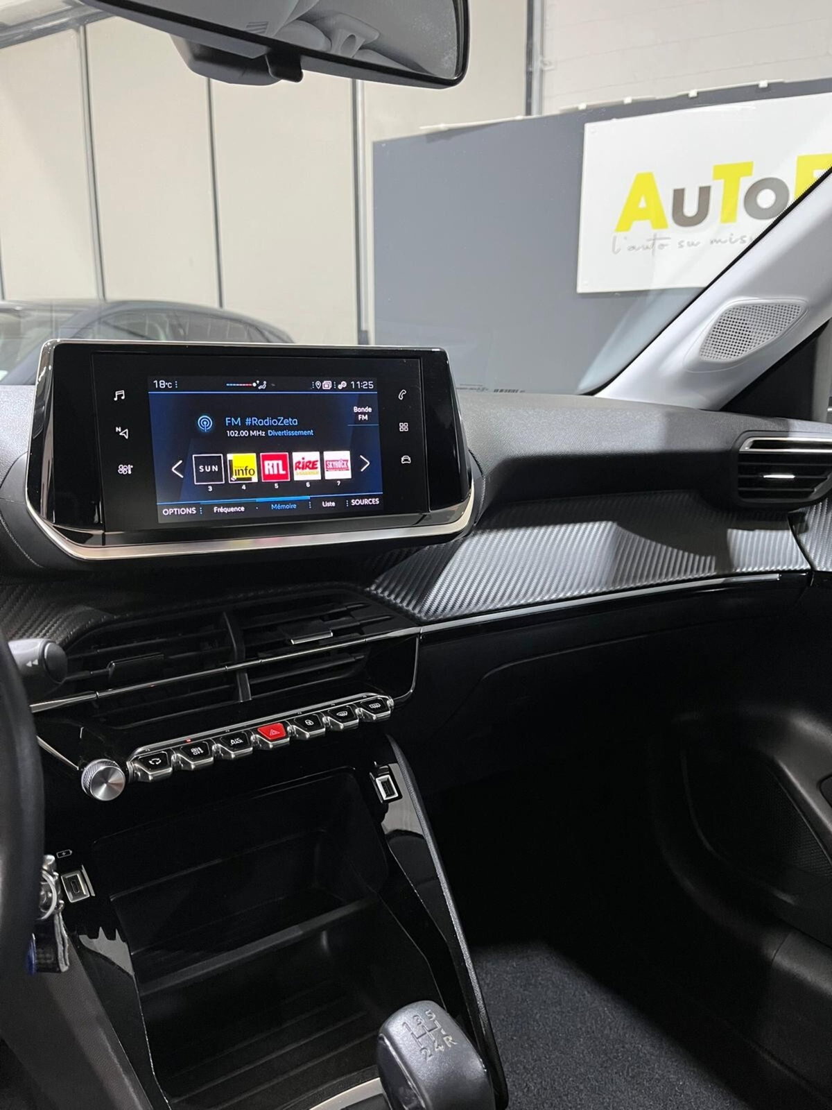Peugeot 208 PureTech 75 Stop&Start 5 porte Active Pack (19)