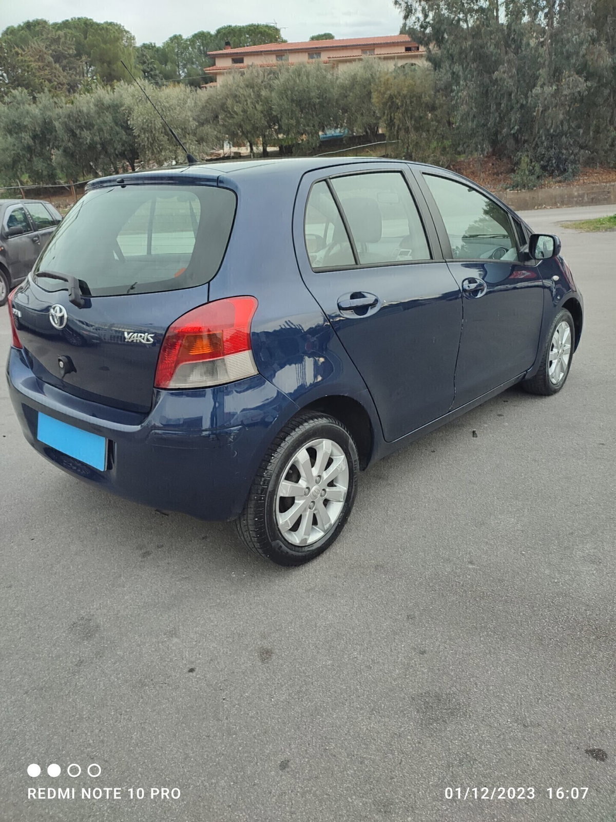 Toyota Yaris 1.D-4D 5 porte (6)