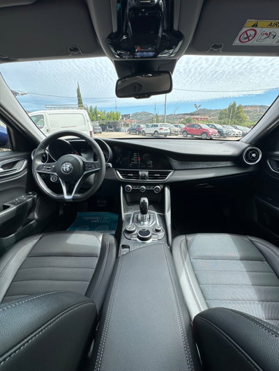 Alfa Romeo Giulia 2.2 Turbodiesel 180 CV AT8 AWD Q4 Executive (4)