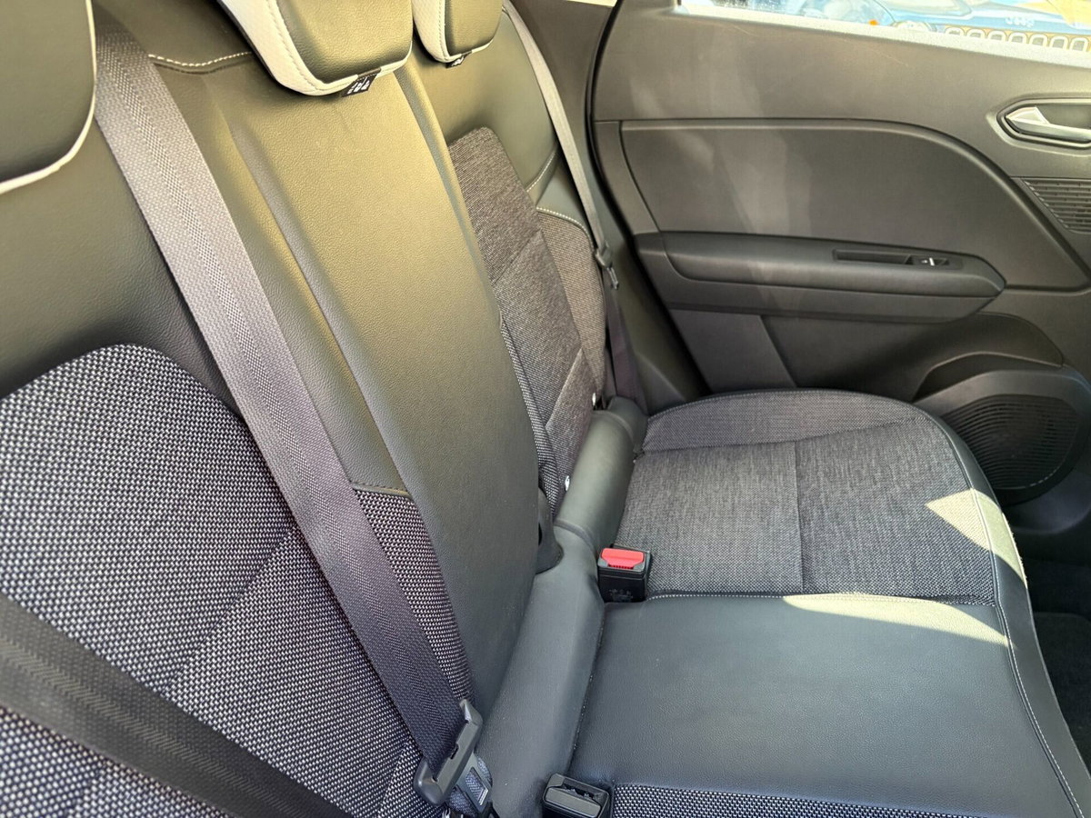 Renault Captur Blue dCi 115 CV EDC Zen (9)