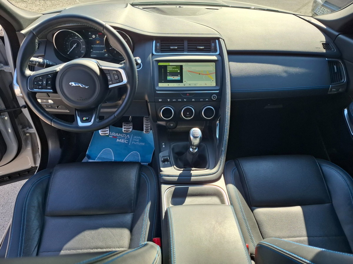 Jaguar E-Pace 2.0D 150 CV R-Dynamic S (6)