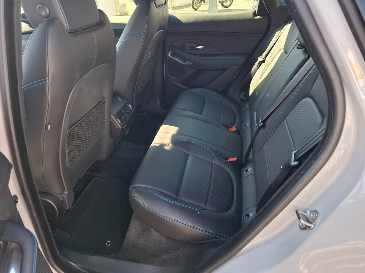 Jaguar E-Pace 2.0D 150 CV R-Dynamic S (7)