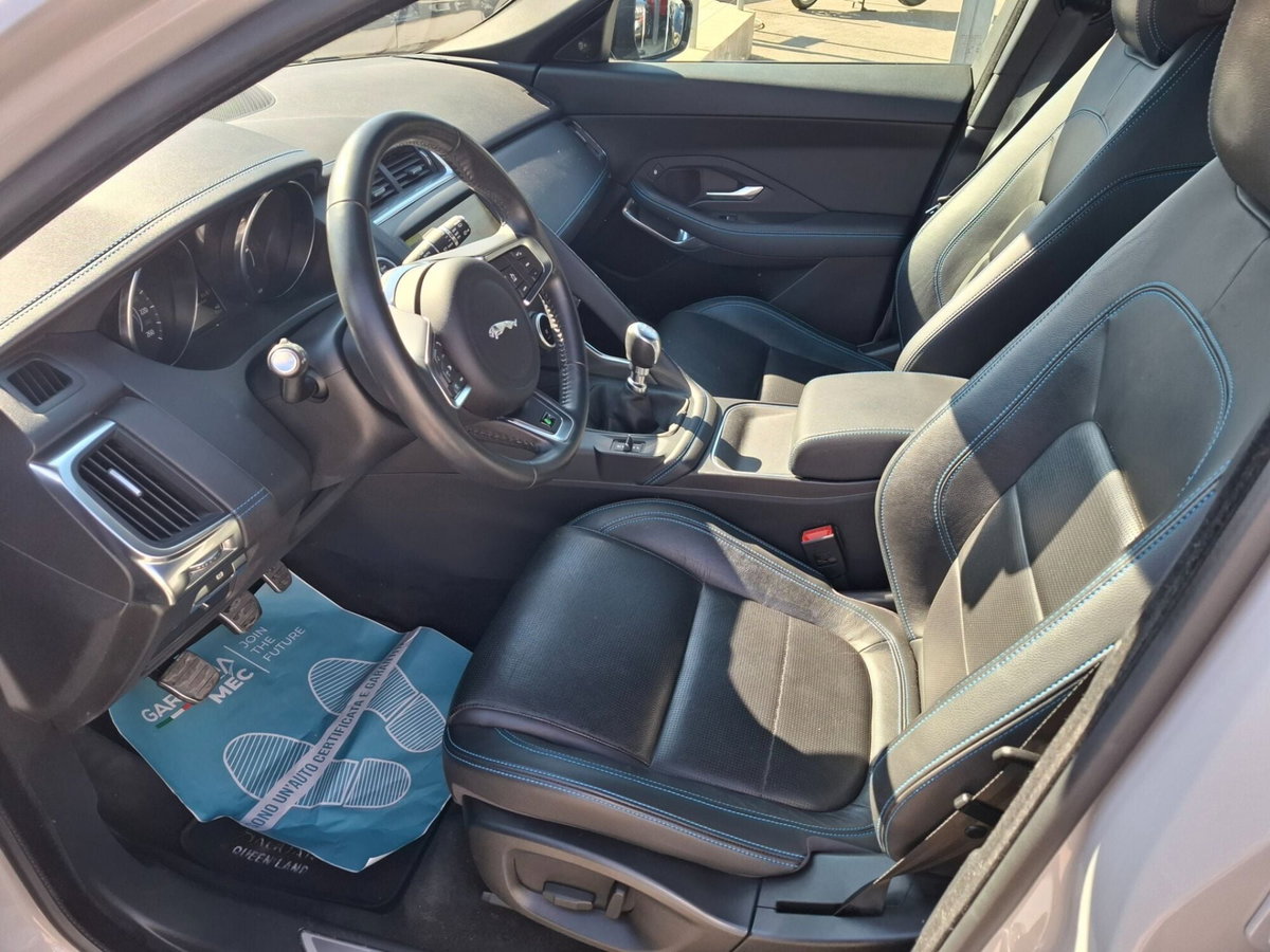 Jaguar E-Pace 2.0D 150 CV R-Dynamic S (8)