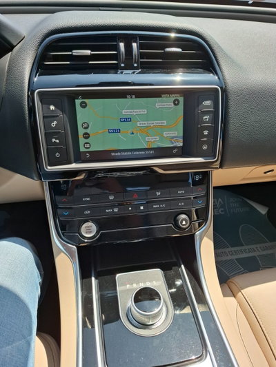 Jaguar XE 2.0 D Turbo 180CV aut. Prestige (8)