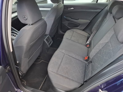 Volkswagen Golf 1.0 eTSI EVO DSG Life (6)