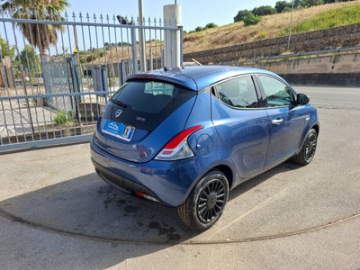 Lancia Ypsilon 1.0 FireFly 5 porte S&S Hybrid Ecochic Silver (3)