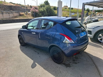 Lancia Ypsilon 1.0 FireFly 5 porte S&S Hybrid Ecochic Silver (4)