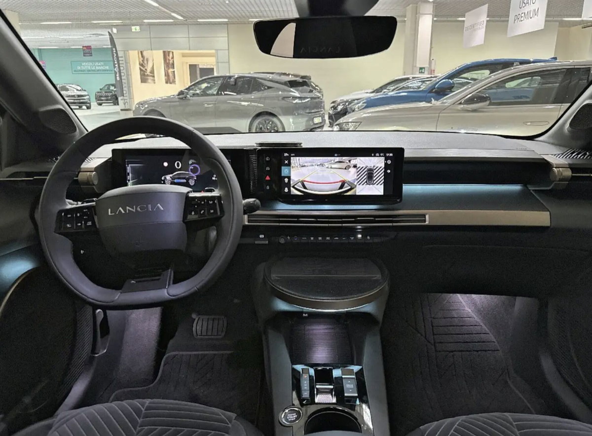 Lancia Ypsilon 51kWh LX (10)