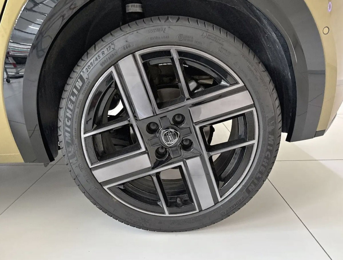 Lancia Ypsilon 51kWh LX (7)
