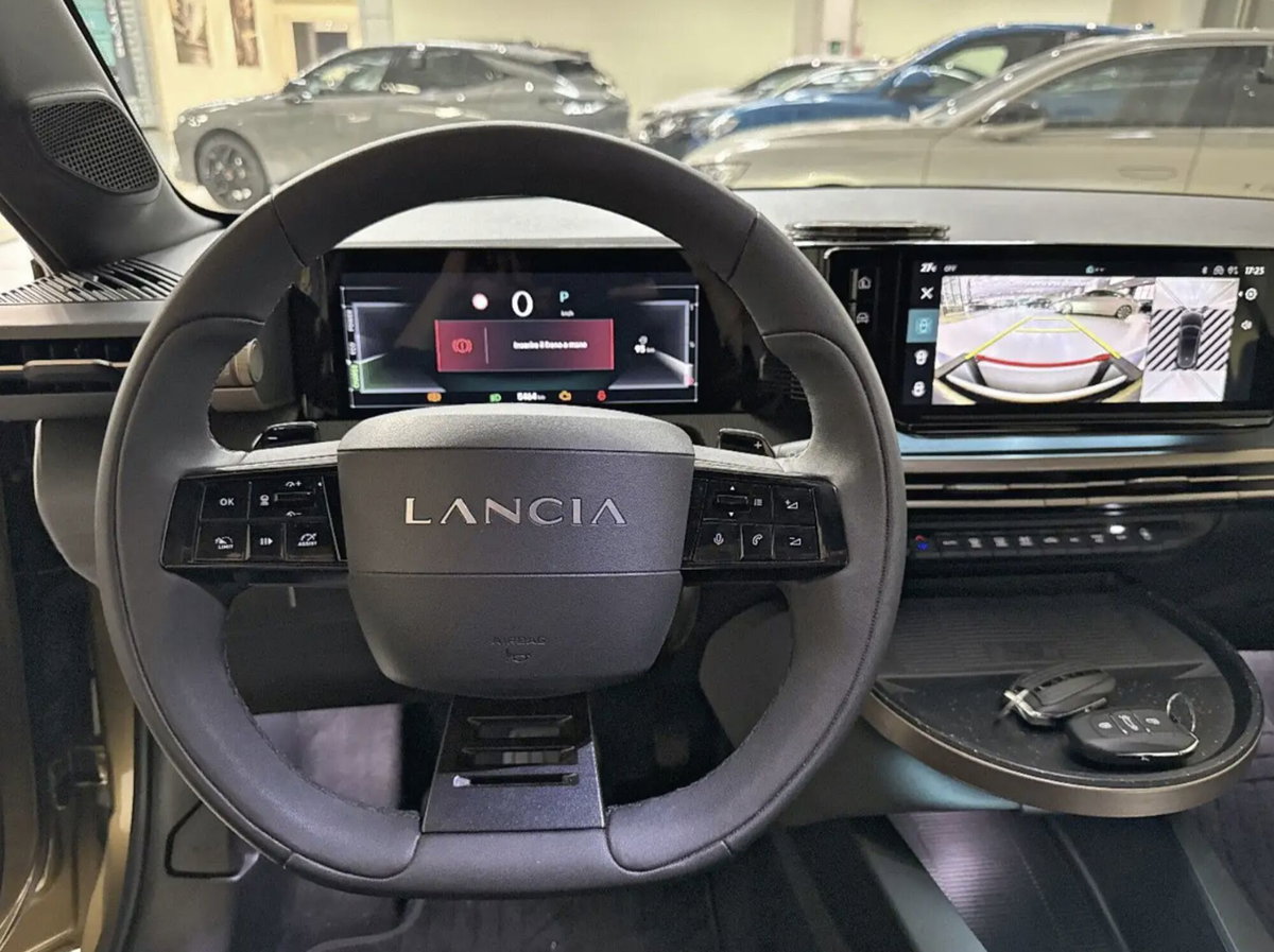 Lancia Ypsilon 51kWh LX (8)