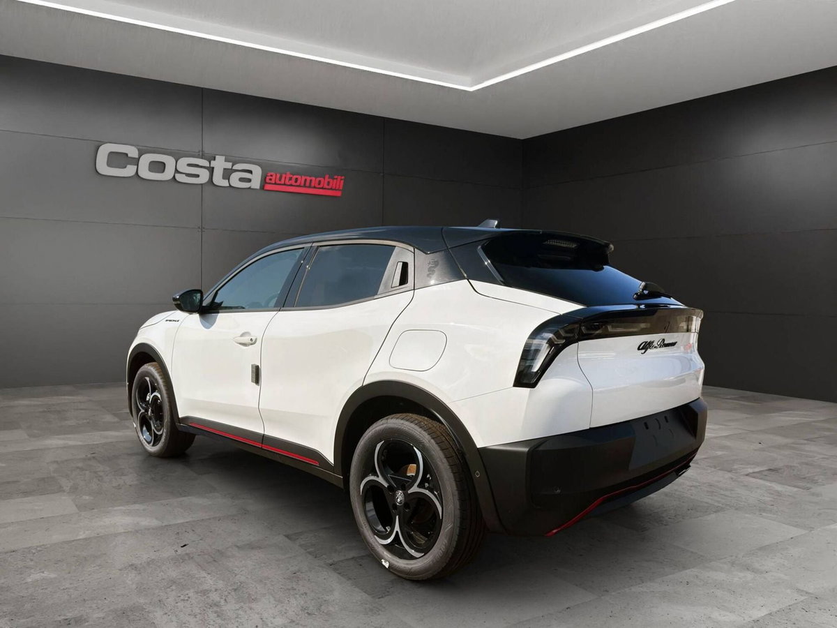 Alfa Romeo Junior 1.2 ibrida Speciale 145cv edct6 (5)